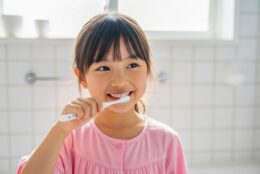 現代の子どもたちは歯科矯正が必要？顔の小型化と歯並びの密接な関係