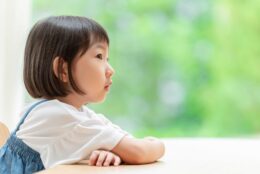 正しい姿勢と子どもの歯並びの関係